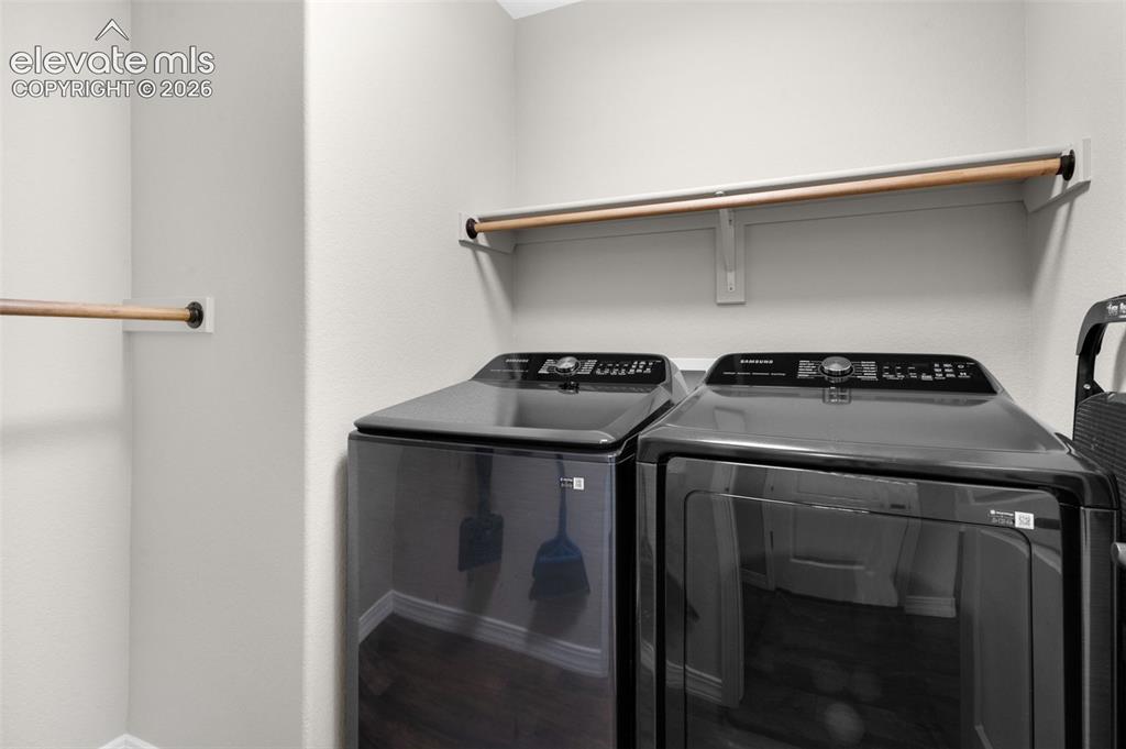 Image 19 of 35: Laundry