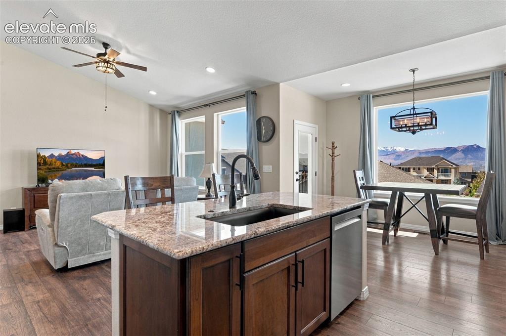 Image 8 of 35: Kitchen