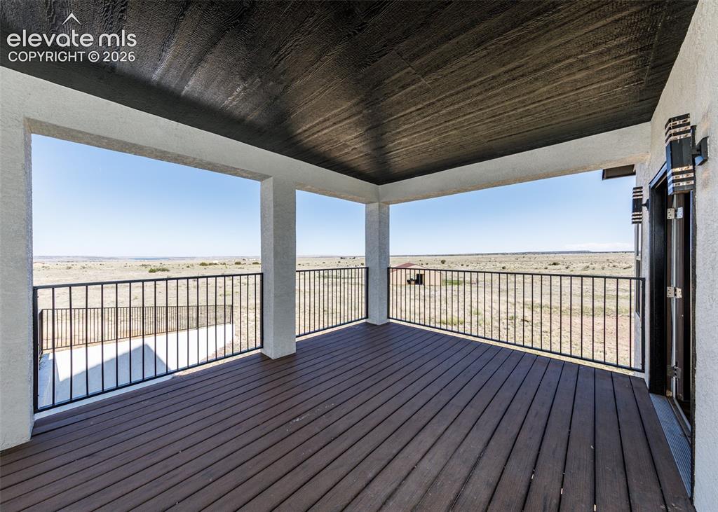 Image 11 of 46: Deck