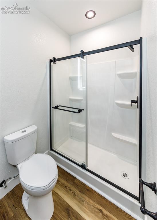 Image 21 of 46: Bathroom