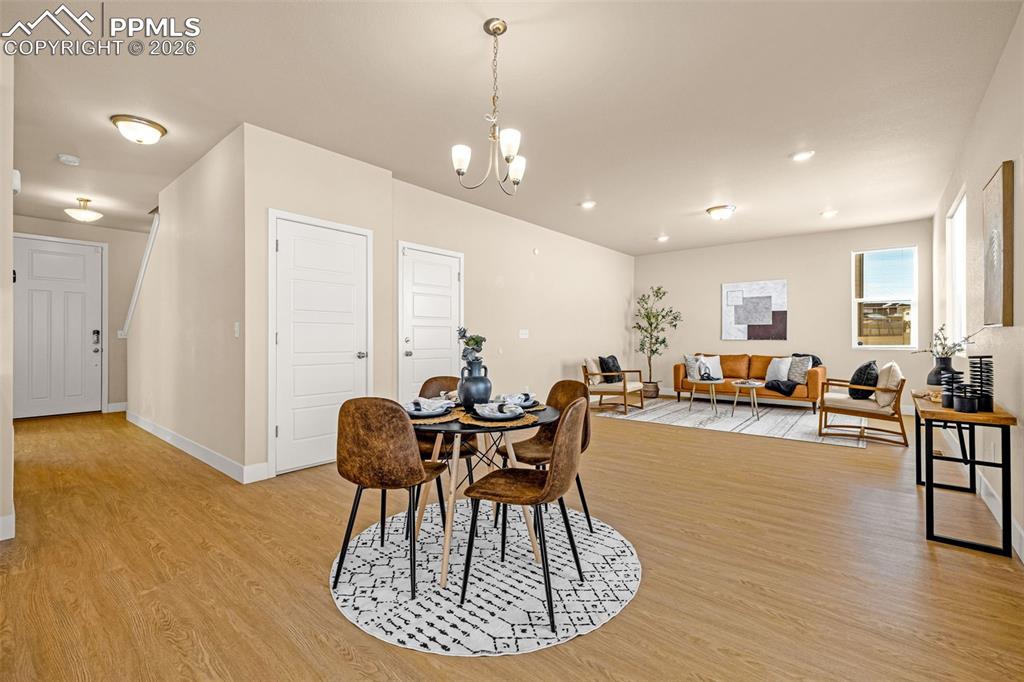 Image 10 of 46: Dining Area