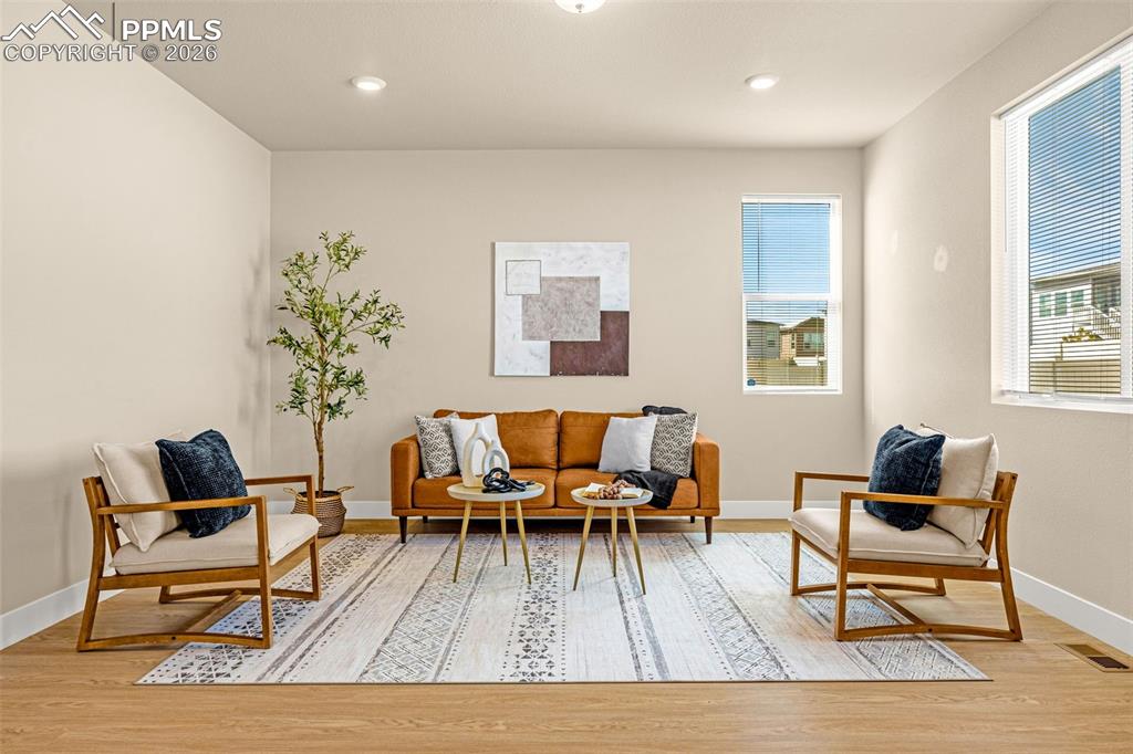 Image 11 of 46: Sitting Room