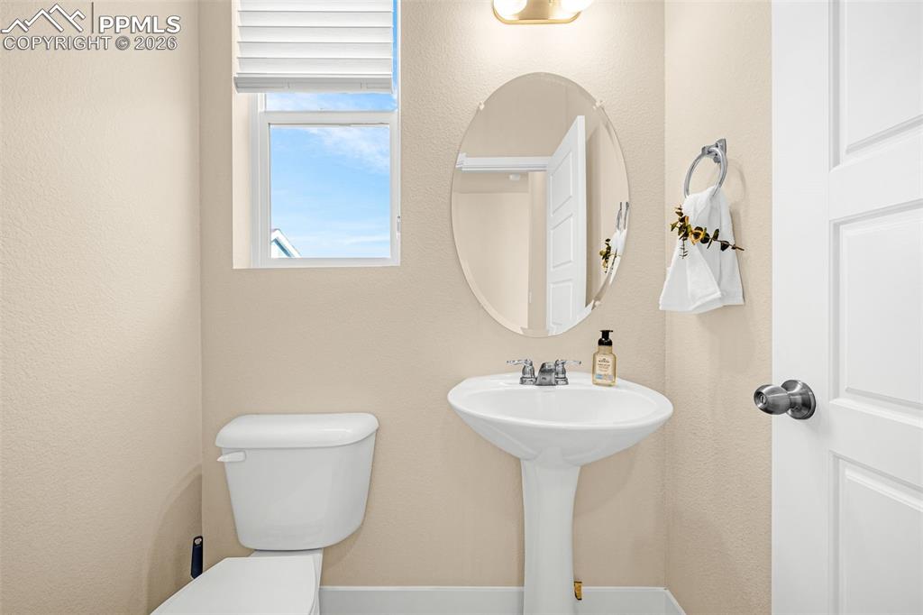 Image 14 of 46: Bathroom