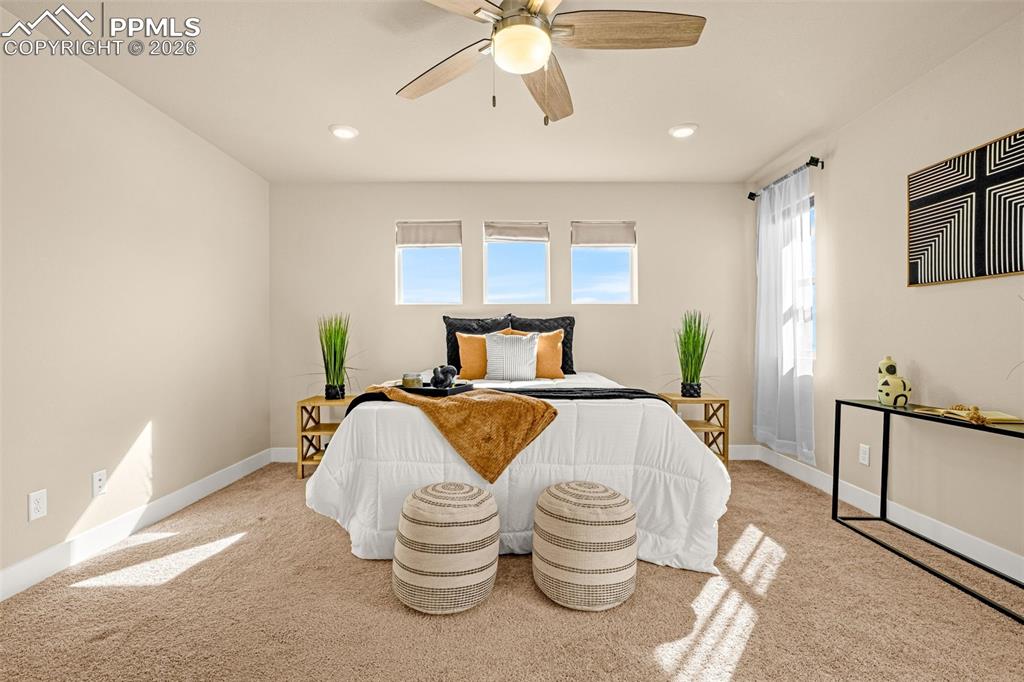 Image 17 of 46: Bedroom