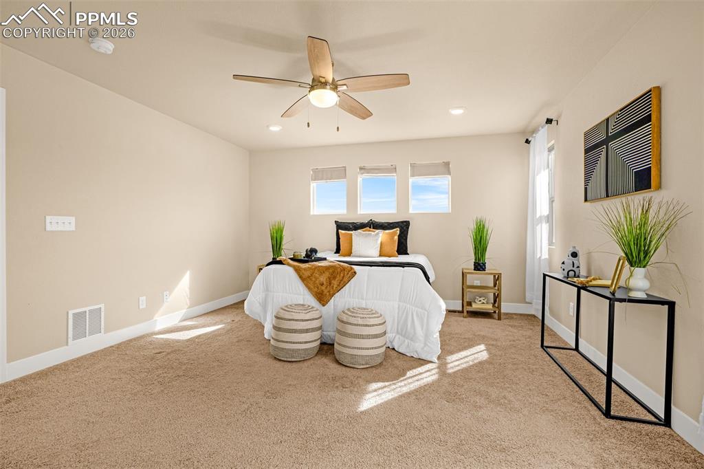 Image 18 of 46: Bedroom