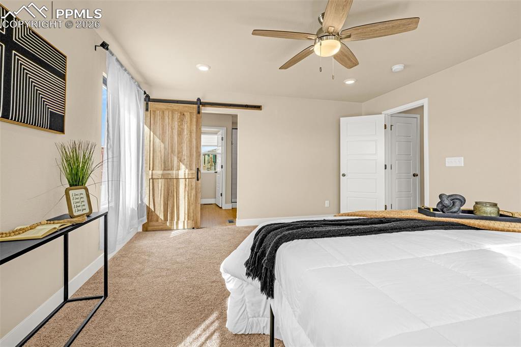 Image 19 of 46: Bedroom