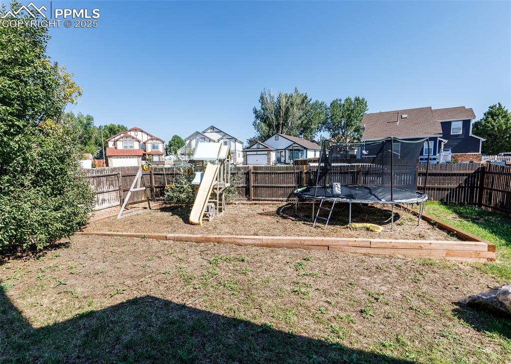 Image 48 of 48: Yard