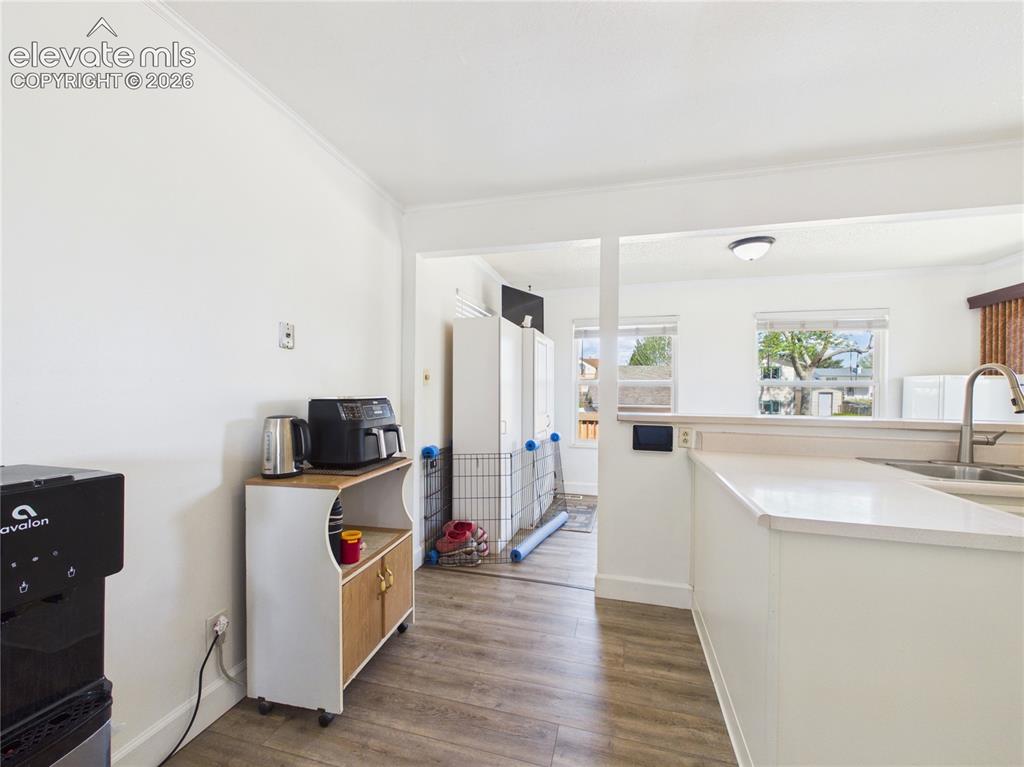 Image 11 of 42: Kitchen