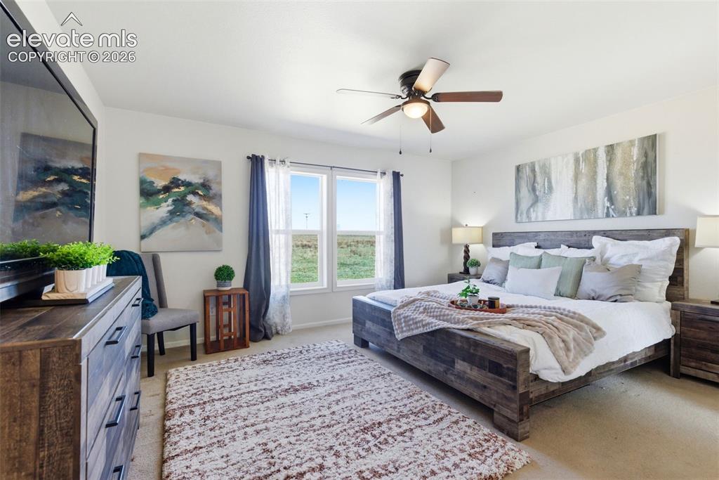 Image 18 of 43: Bedroom