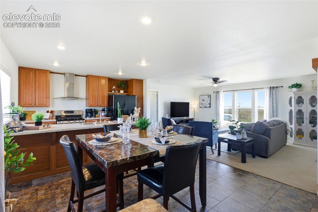 Image 4 of 43: Dining Area