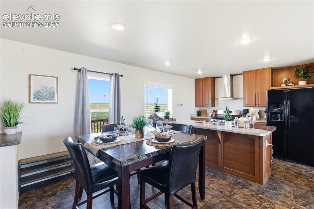 Image 5 of 43: Dining Area