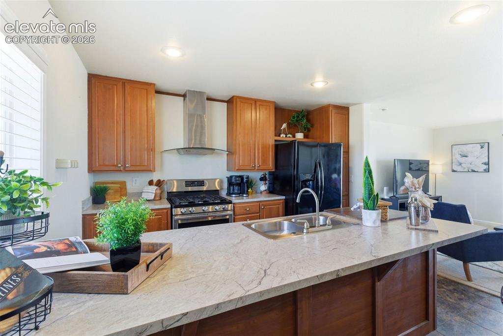 Image 8 of 43: Kitchen