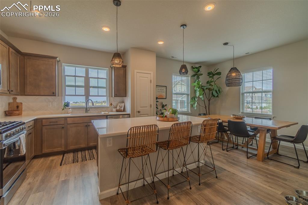 Image 10 of 31: Kitchen