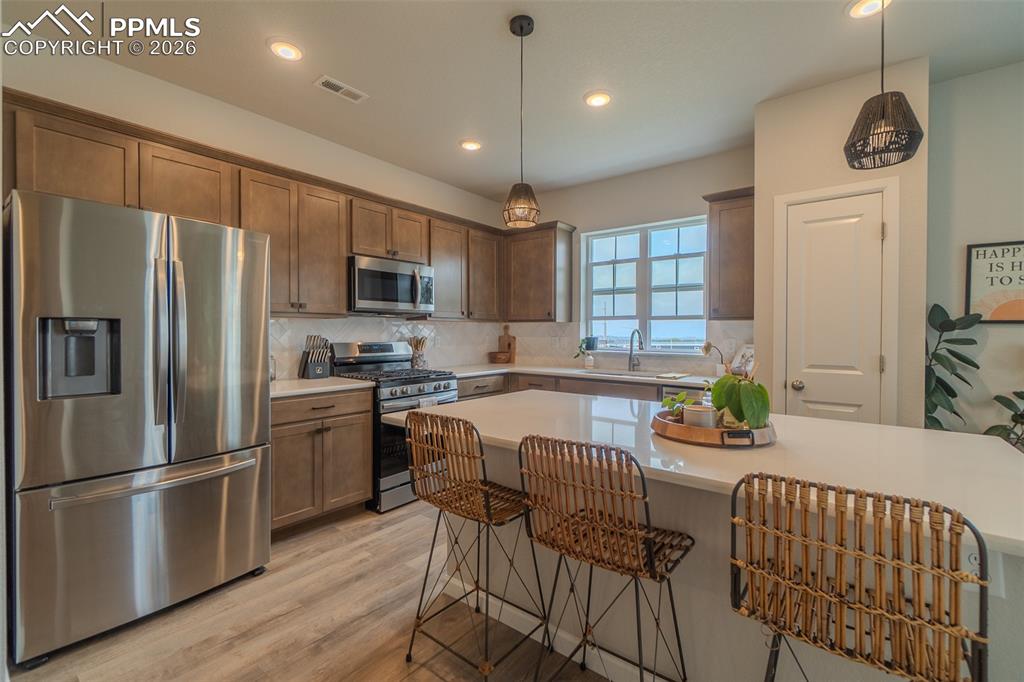 Image 11 of 31: Kitchen