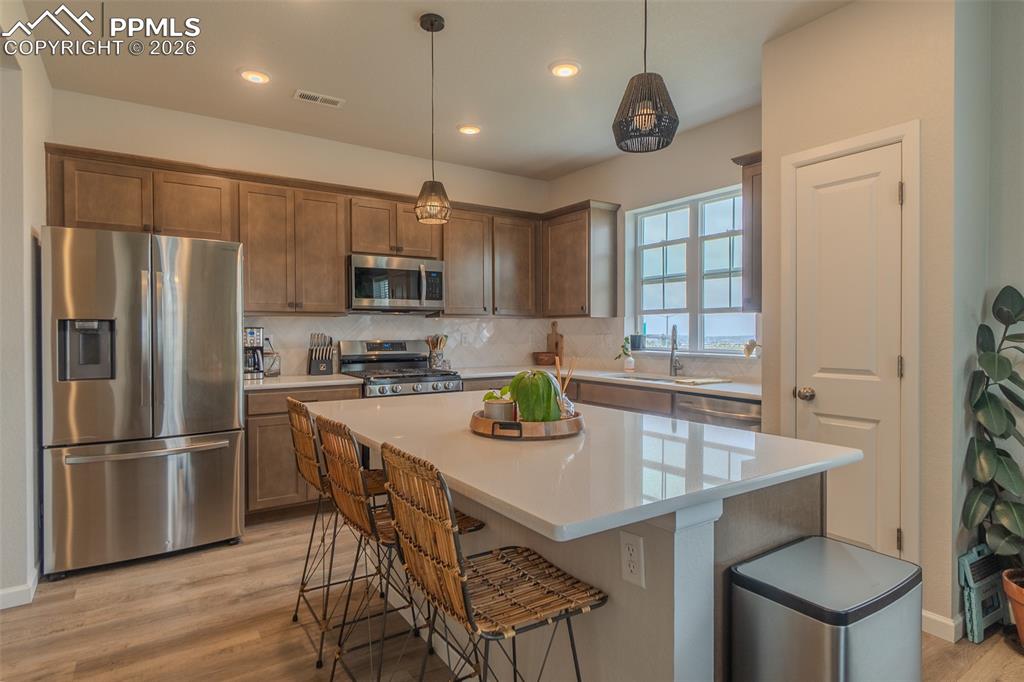 Image 14 of 31: Kitchen