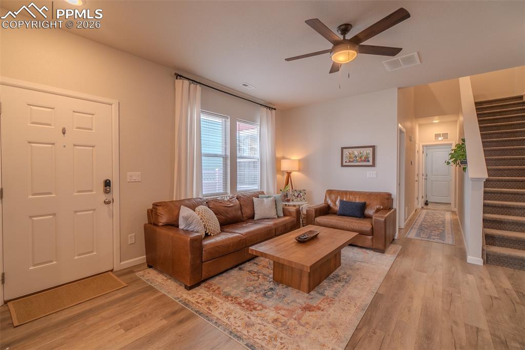 Image 8 of 31: Living Room