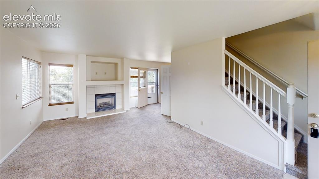 Image 7 of 17: Living Room