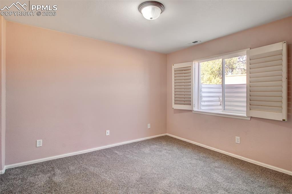 Image 23 of 33: Bedroom 3