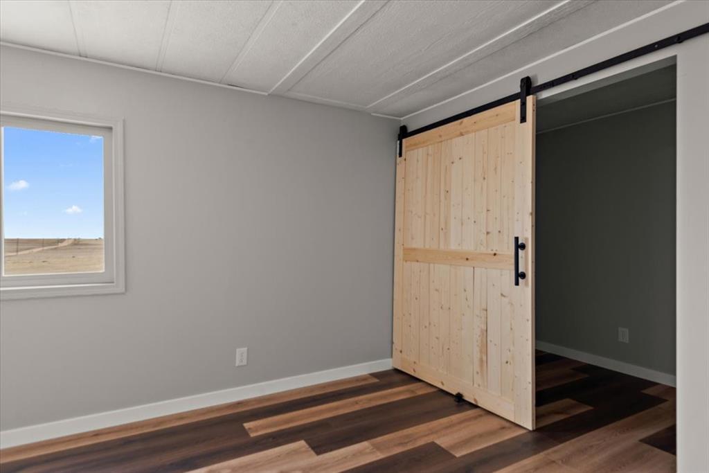 Image 4 of 48: Bedroom