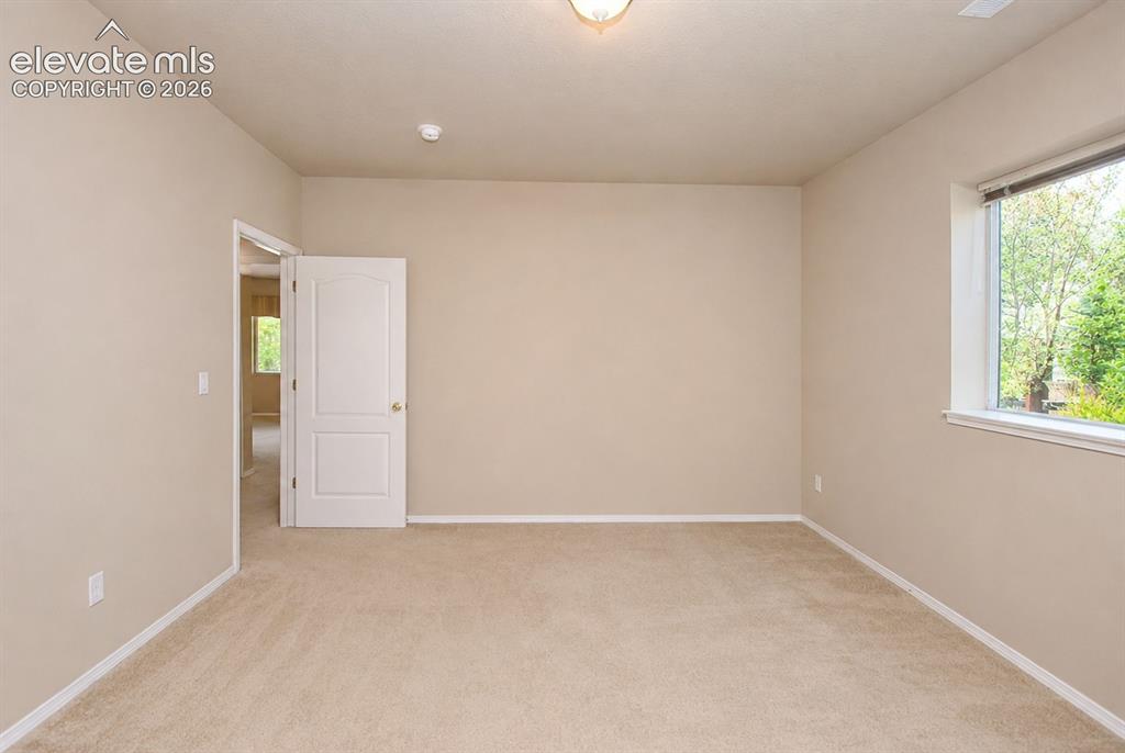 Image 34 of 49: Bedroom