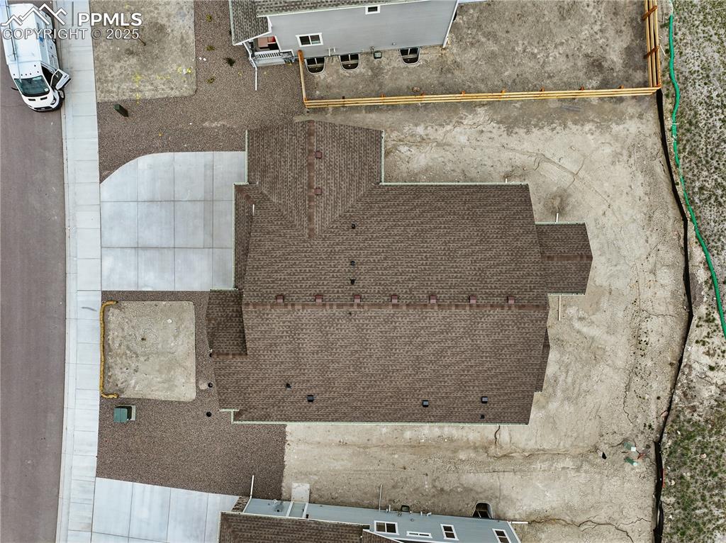 Image 6 of 35: Drone / aerial view