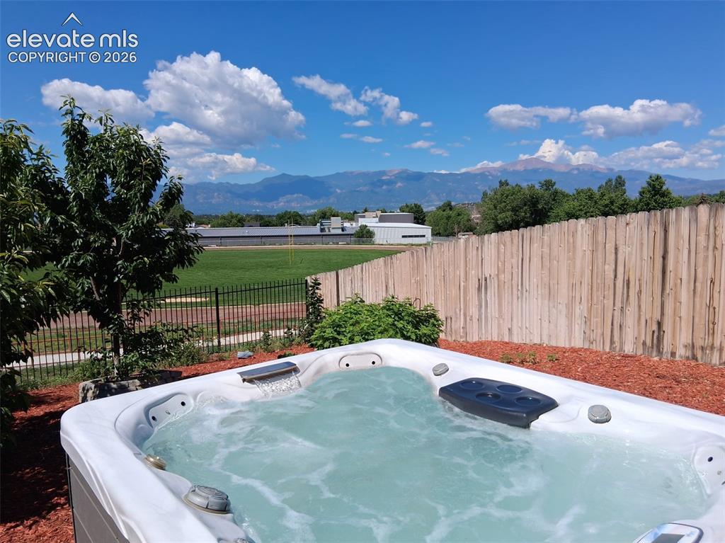 Image 4 of 50: Hot Tub