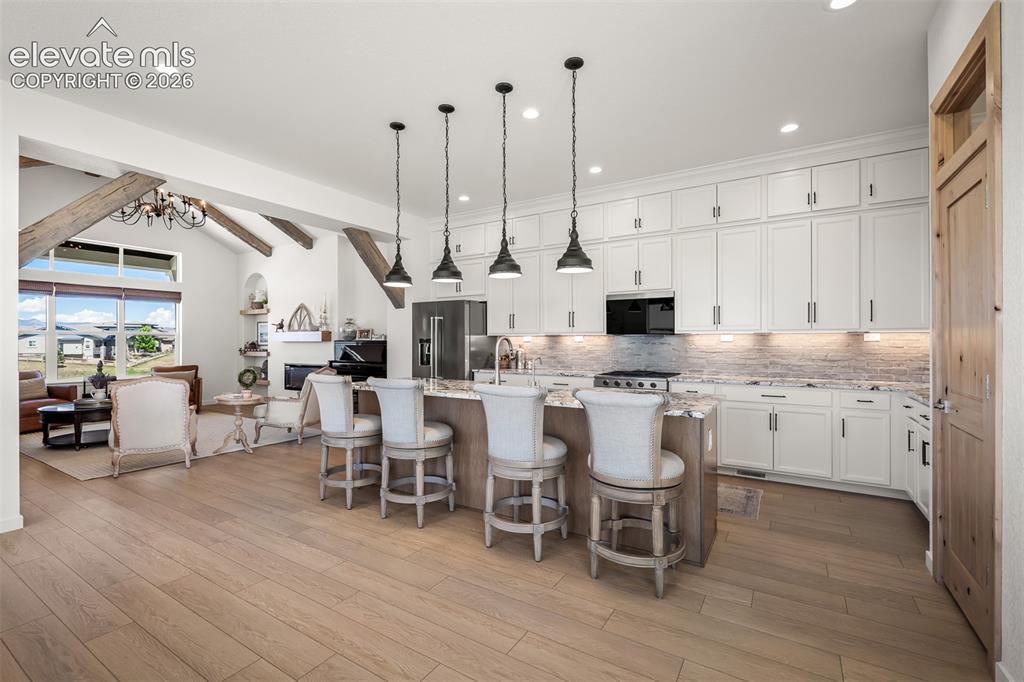 Image 12 of 50: Kitchen