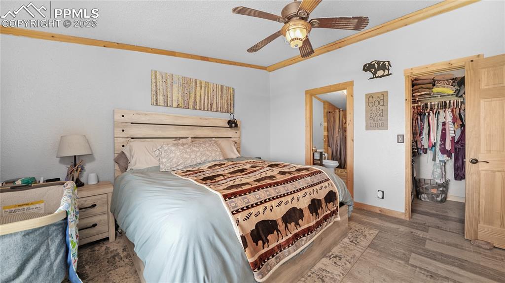 Image 16 of 35: Master suite