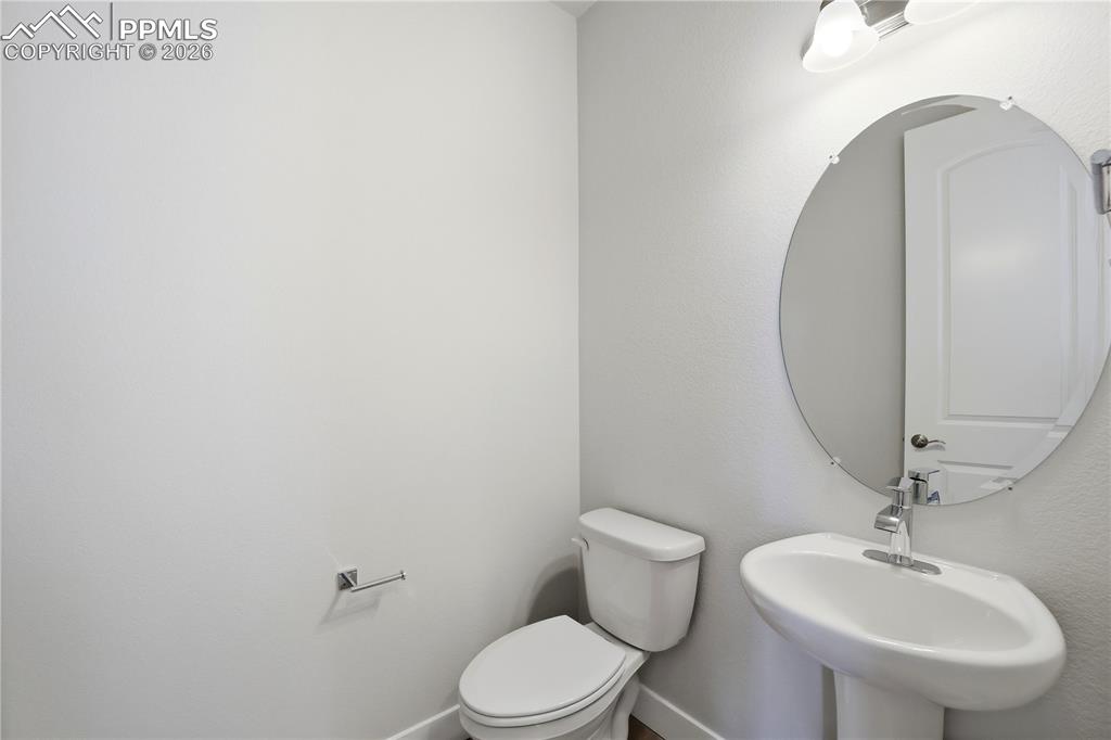 Image 11 of 41: Bathroom