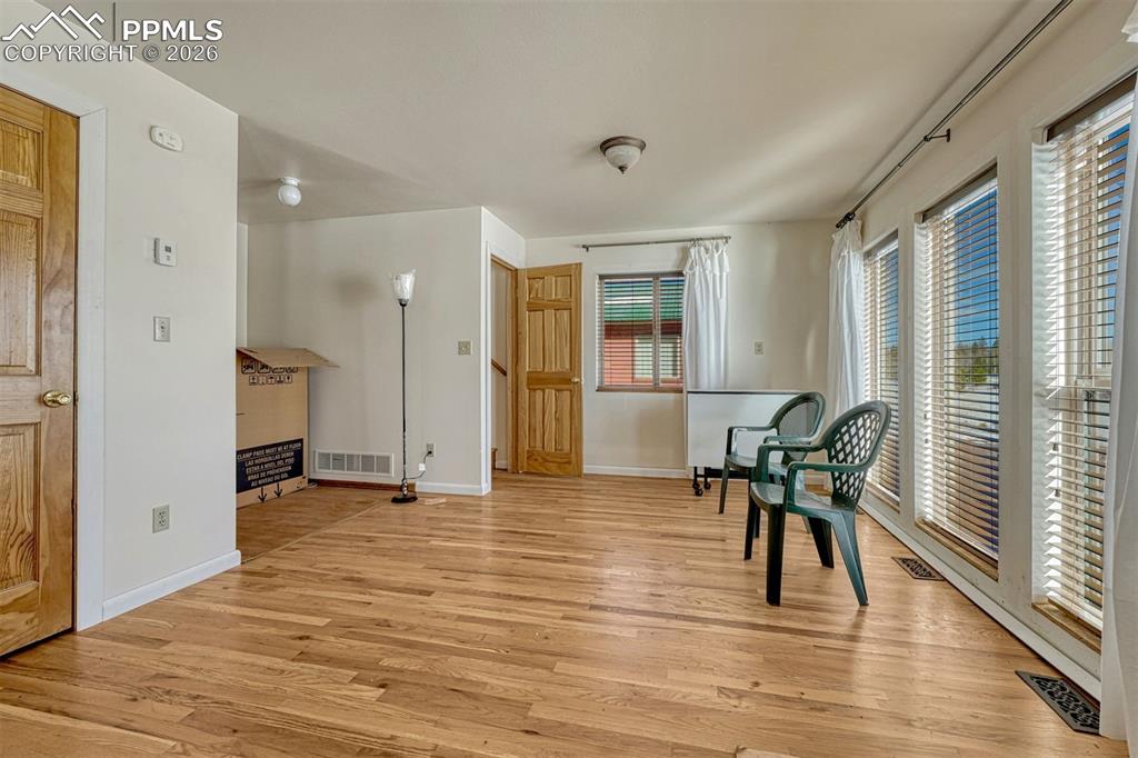 Image 11 of 23: Sitting Room