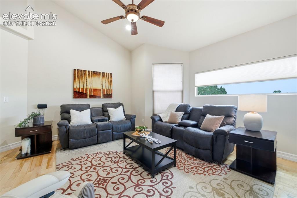 Image 9 of 50: Living Room