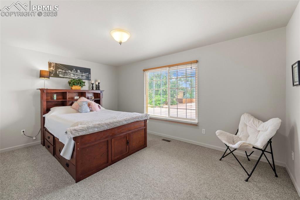 Image 20 of 36: Bedroom