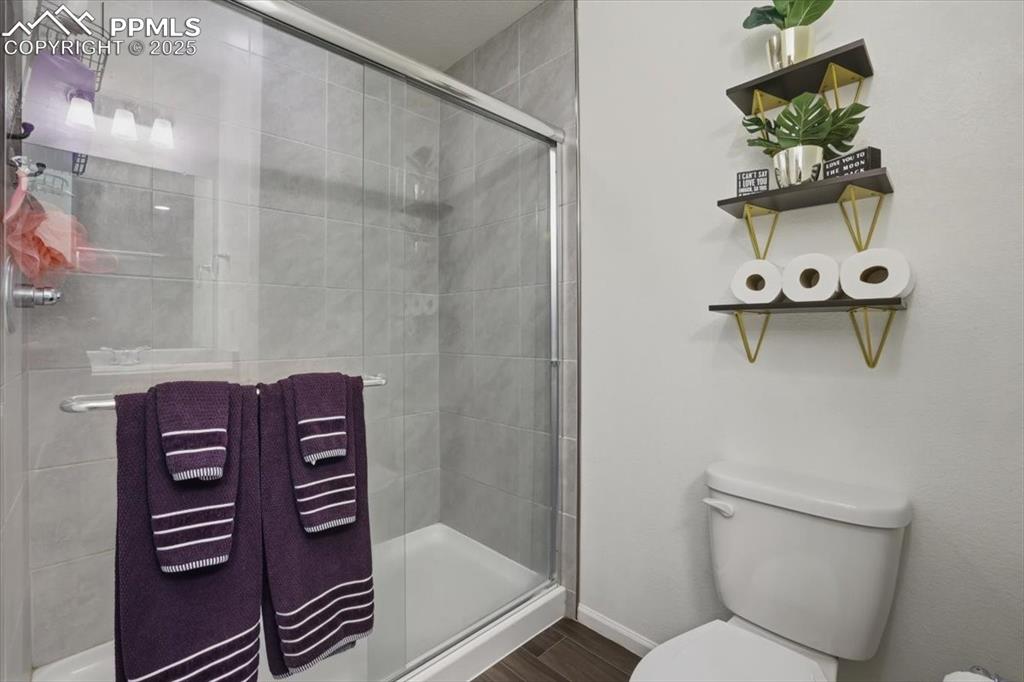 Image 21 of 35: Primary bathroom.