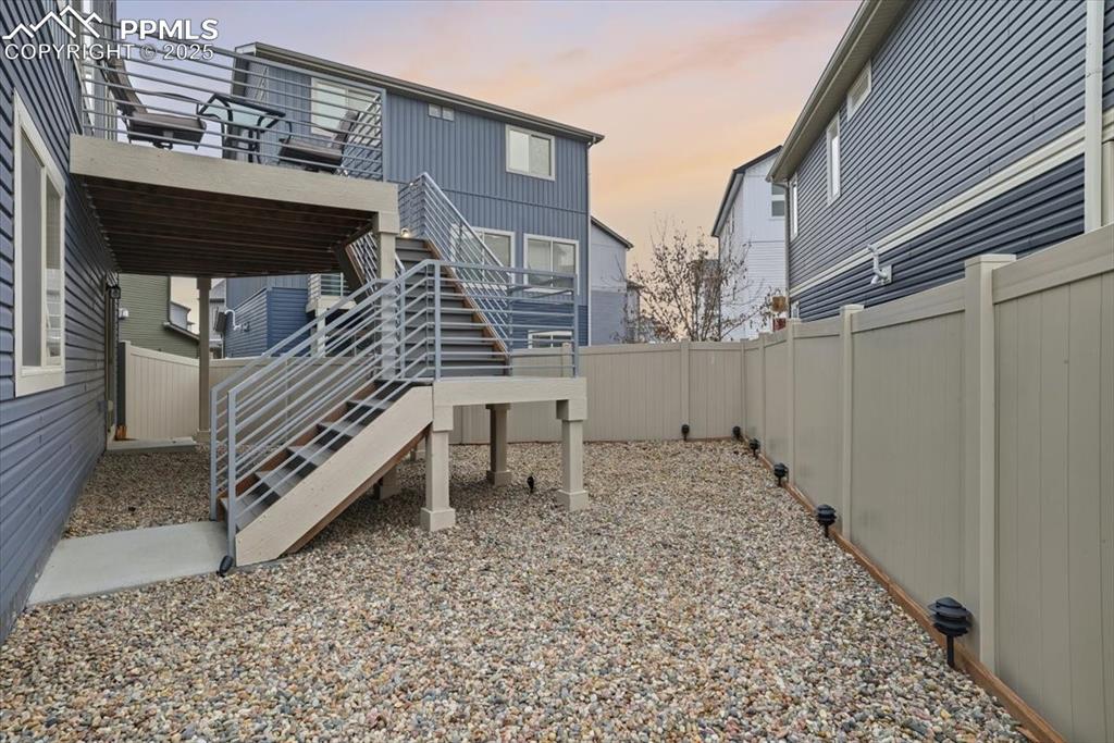 Image 29 of 35: Raised deck.