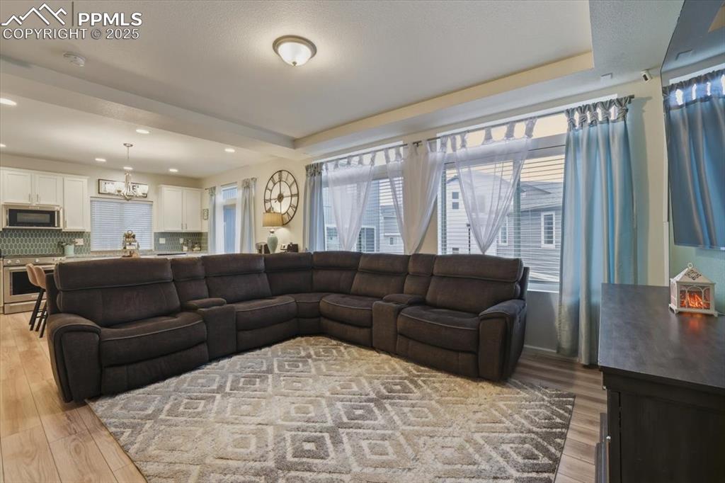 Image 3 of 35: Very open floor plan.