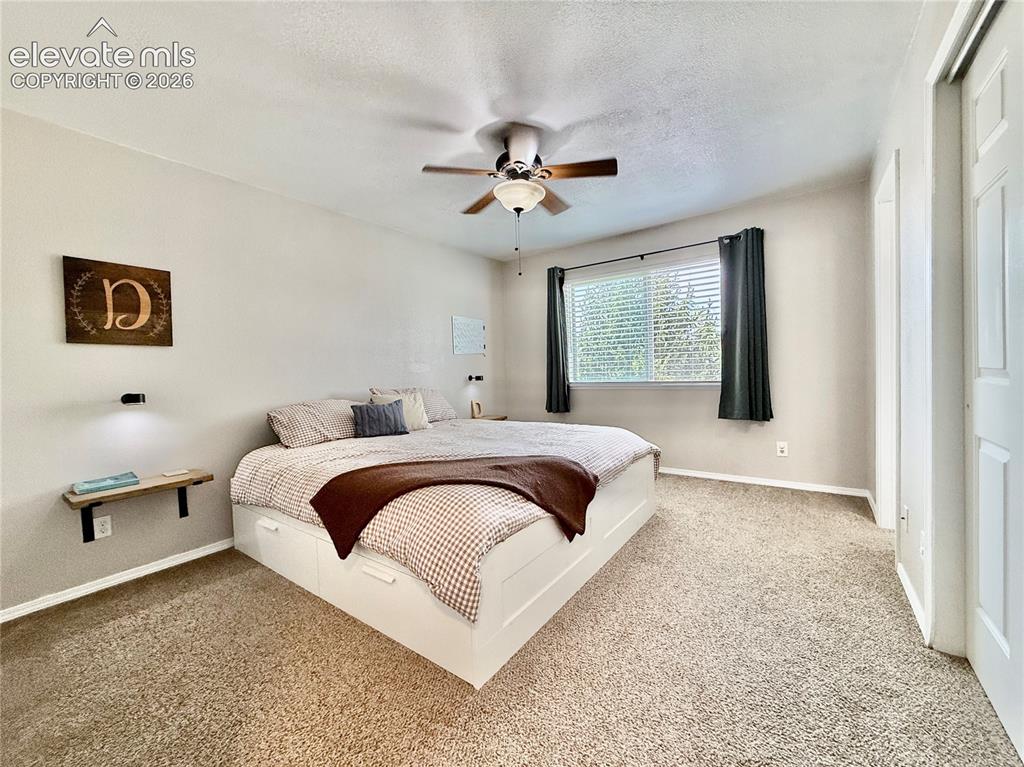 Image 10 of 20: Bedroom