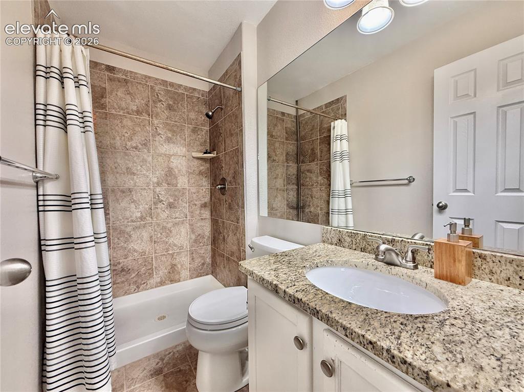 Image 11 of 20: Bathroom