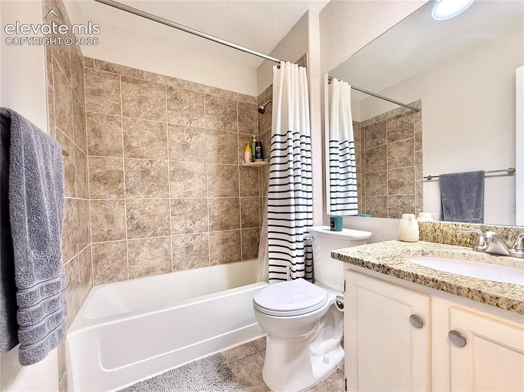 Image 13 of 20: Bathroom