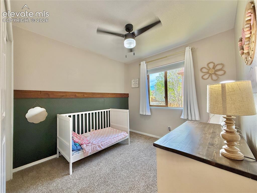Image 14 of 20: Bedroom