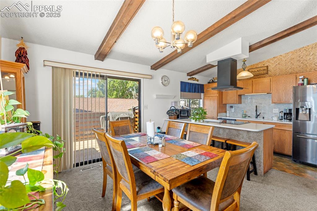 Image 10 of 40: Dining Area