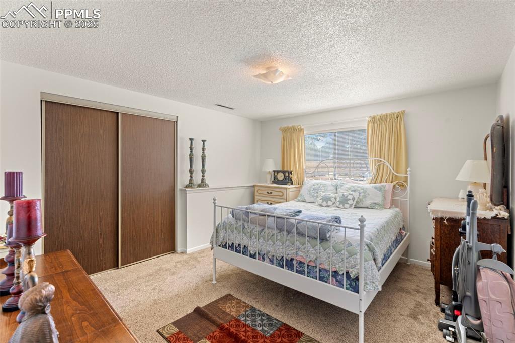 Image 21 of 40: Bedroom