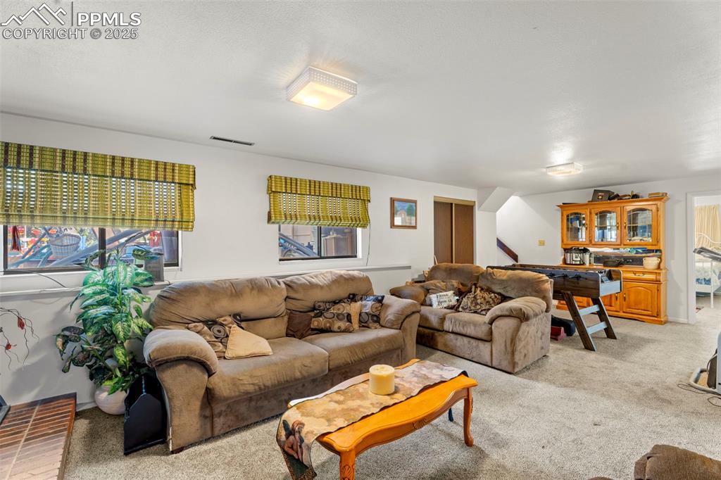 Image 26 of 40: Living Room