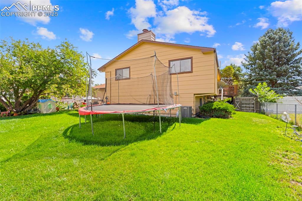 Image 32 of 40: Back of Structure