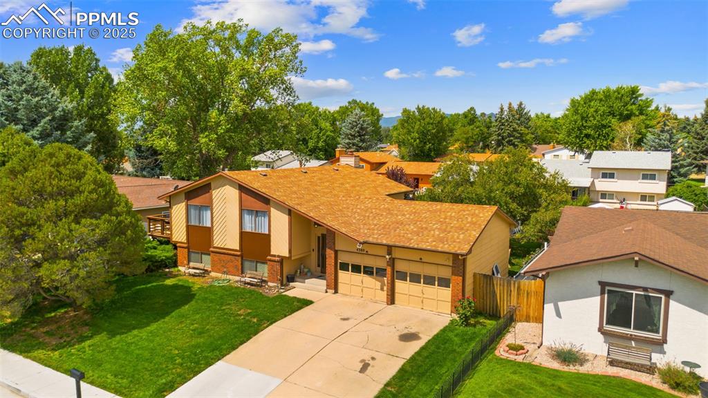 Image 36 of 40: Front of Structure