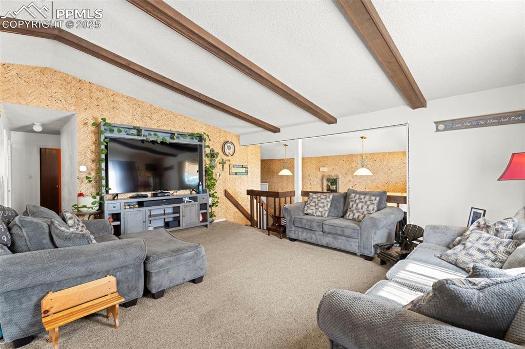 Image 5 of 40: Living Room