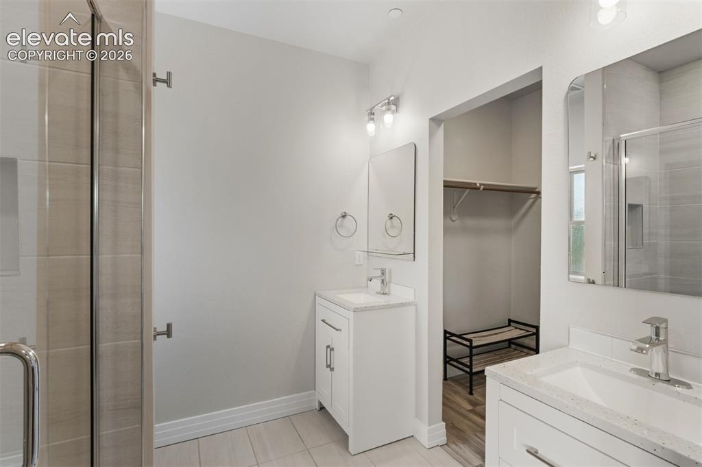 Image 18 of 42: Bathroom