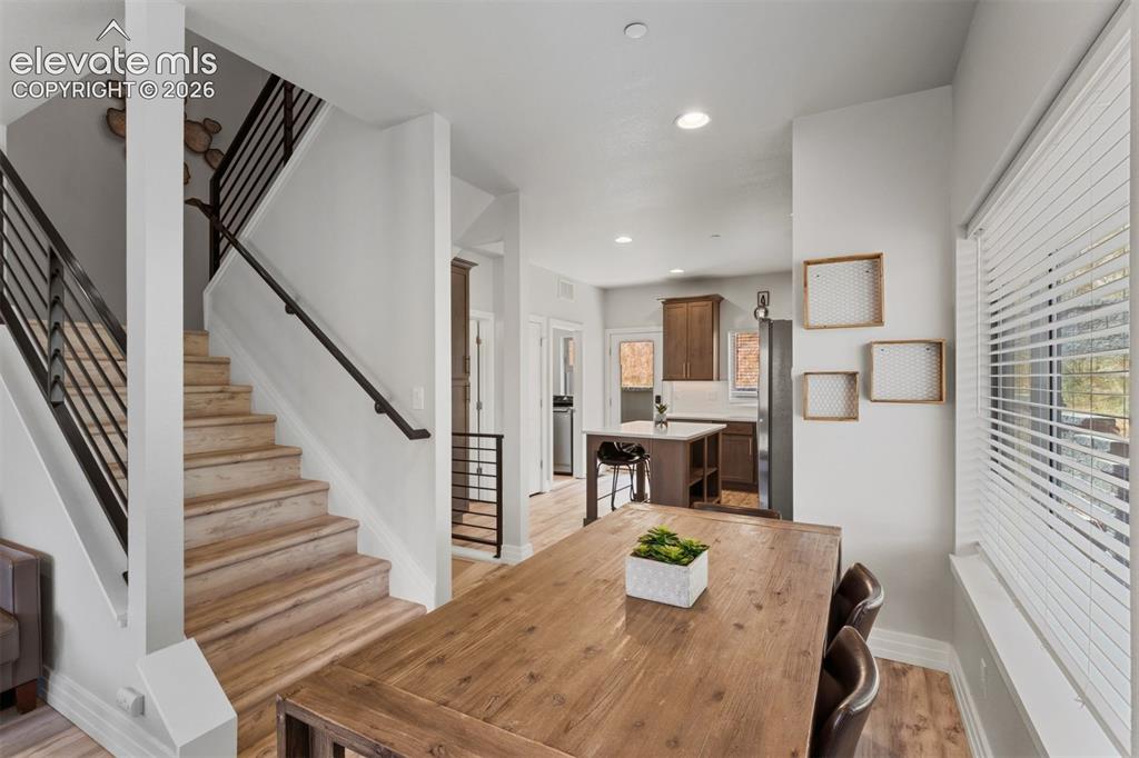 Image 8 of 42: Dining Area