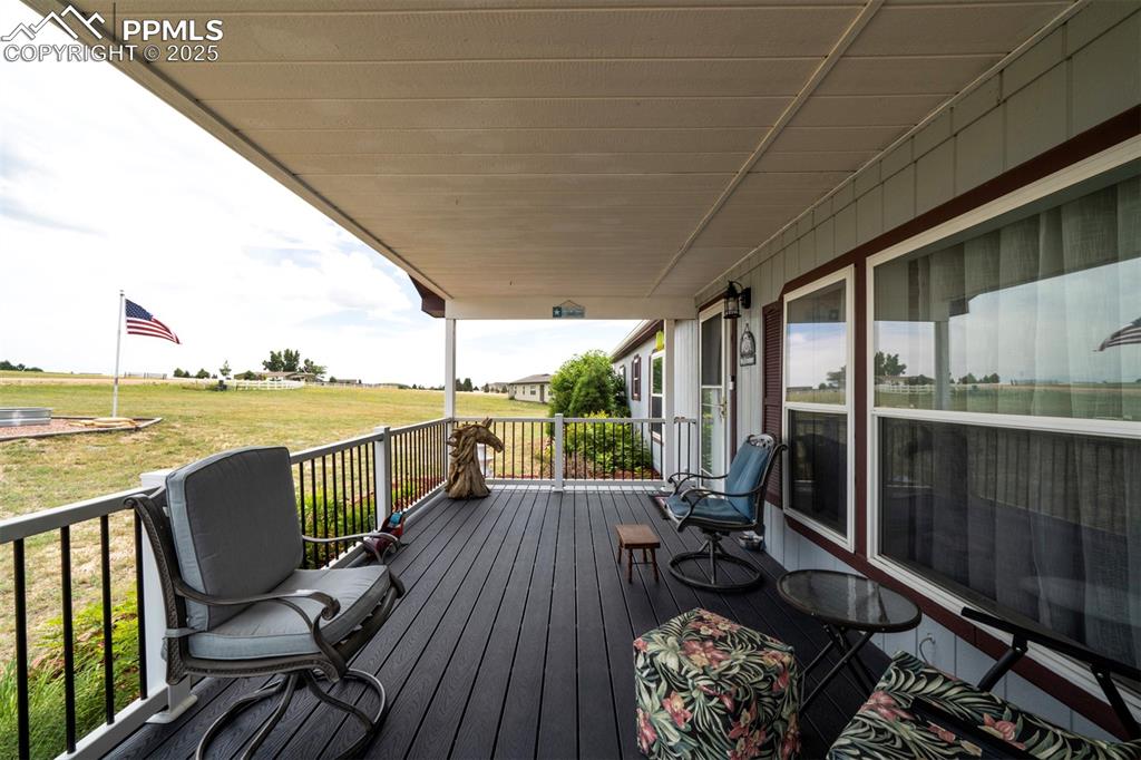 Image 4 of 24: Deck