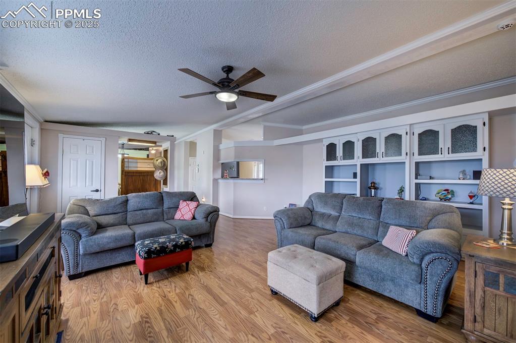 Image 6 of 24: Living Room