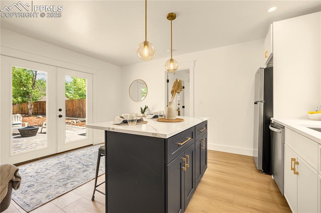 Image 43 of 50: Cottage Kitchen